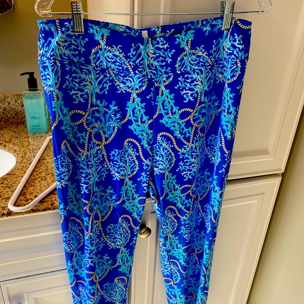 Lulu Comfortable clothing size Large pant